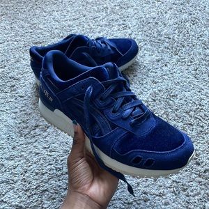 Navy ASICS Gel Lyte - Size 8